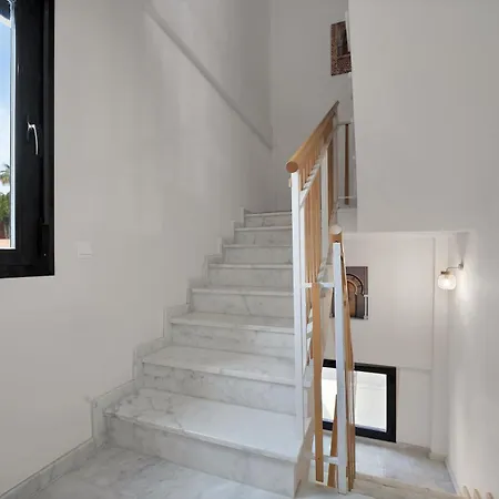 Apartamento Casa Topacio, 3 Bedrooms And 3 Bathrooms In Quiet Street Mijas